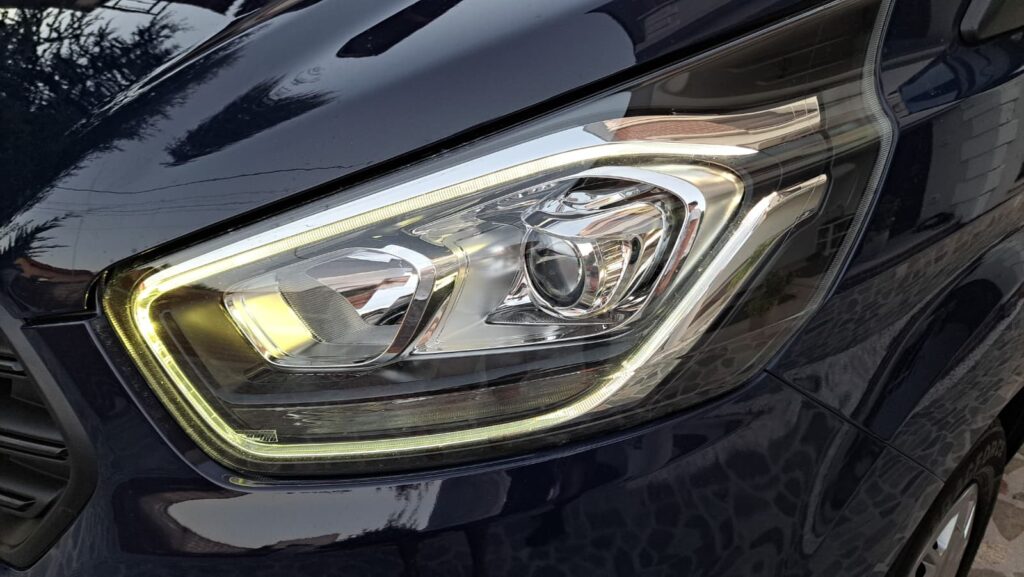 FORD CUSTOM KOMBI 8+1 TREND L2H1 FWD