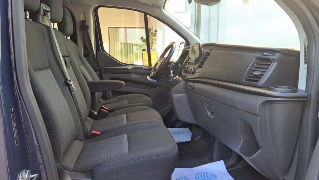 FORD CUSTOM KOMBI 8+1 TREND L2H1 FWD