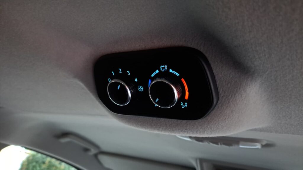 FORD CUSTOM KOMBI 8+1 TREND L2H1 FWD