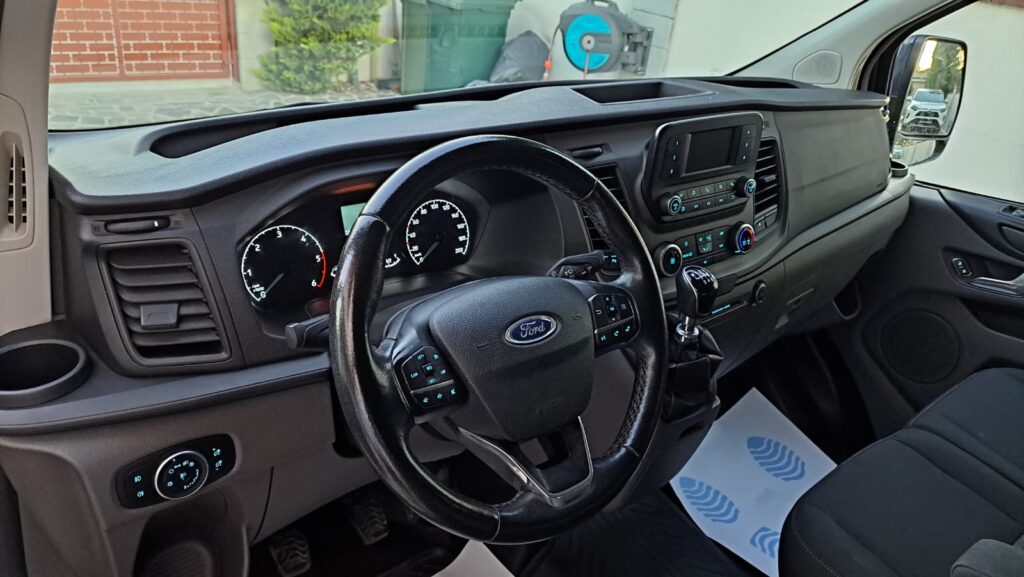 FORD CUSTOM KOMBI 8+1 TREND L2H1 FWD