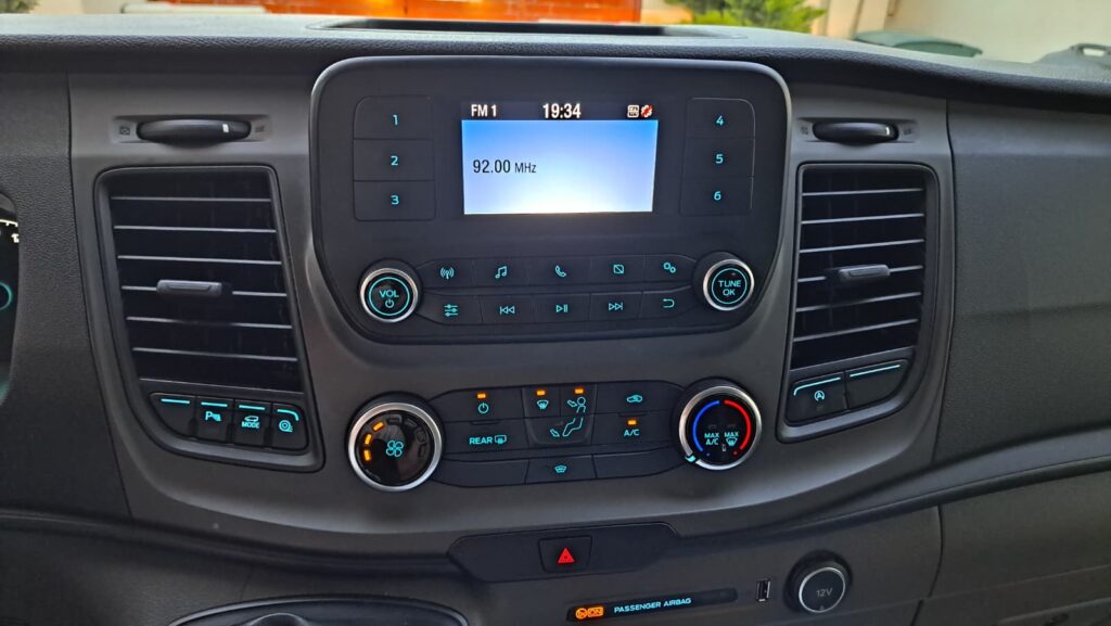 FORD CUSTOM KOMBI 8+1 TREND L2H1 FWD