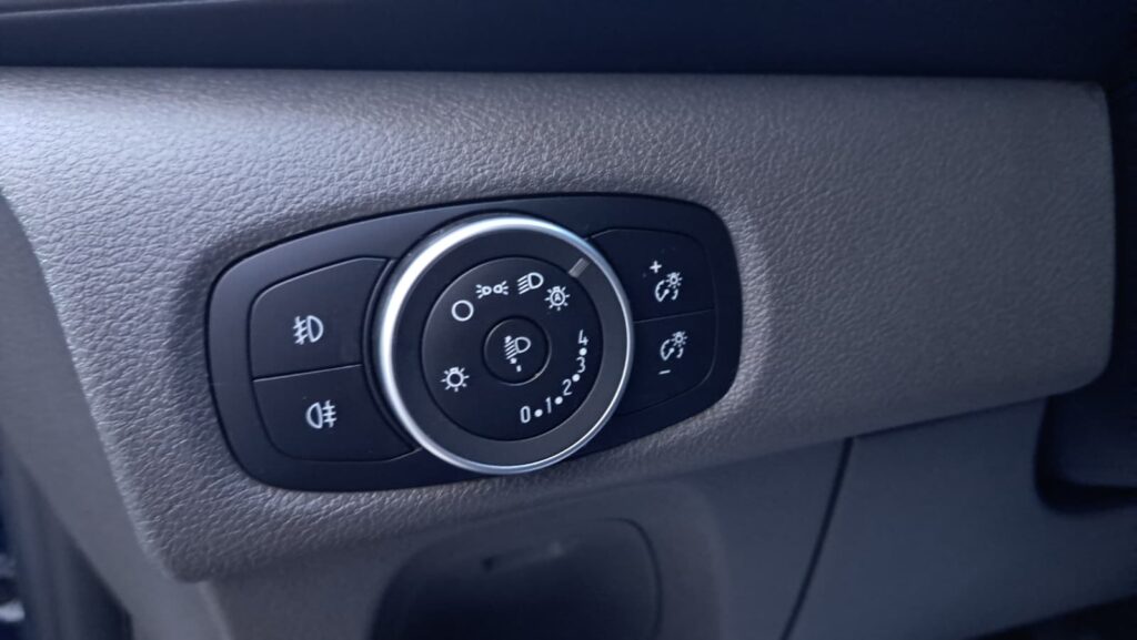 FORD CUSTOM KOMBI 8+1 TREND L2H1 FWD