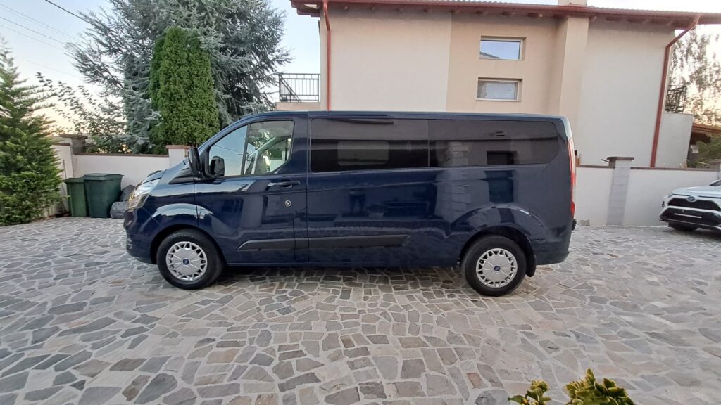 FORD CUSTOM KOMBI 8+1 TREND L2H1 FWD